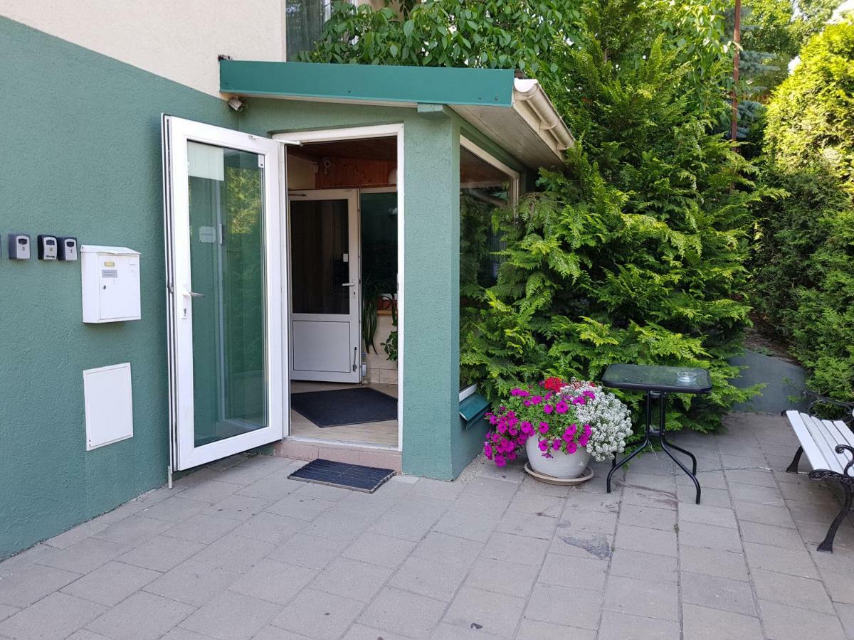 ヴィリニュスCozy Garden Free Parkingアパートメント エクステリア 写真